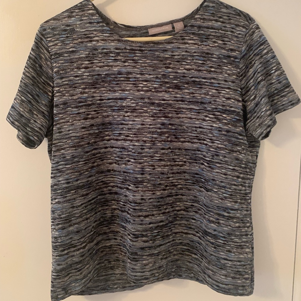 Textured blue/white knit tee